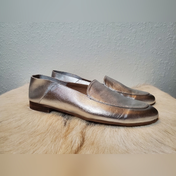 Kaanas Women's Size 9 Pisa Silver Loafers Leather Metallic Low Heel Flats. - Picture 2 of 8